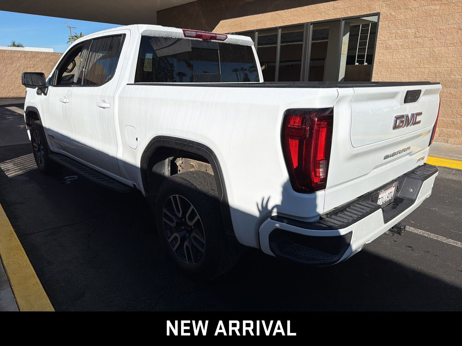 Certified 2025 GMC Sierra 1500 AT4 w/ AT4 Premium Package image 8