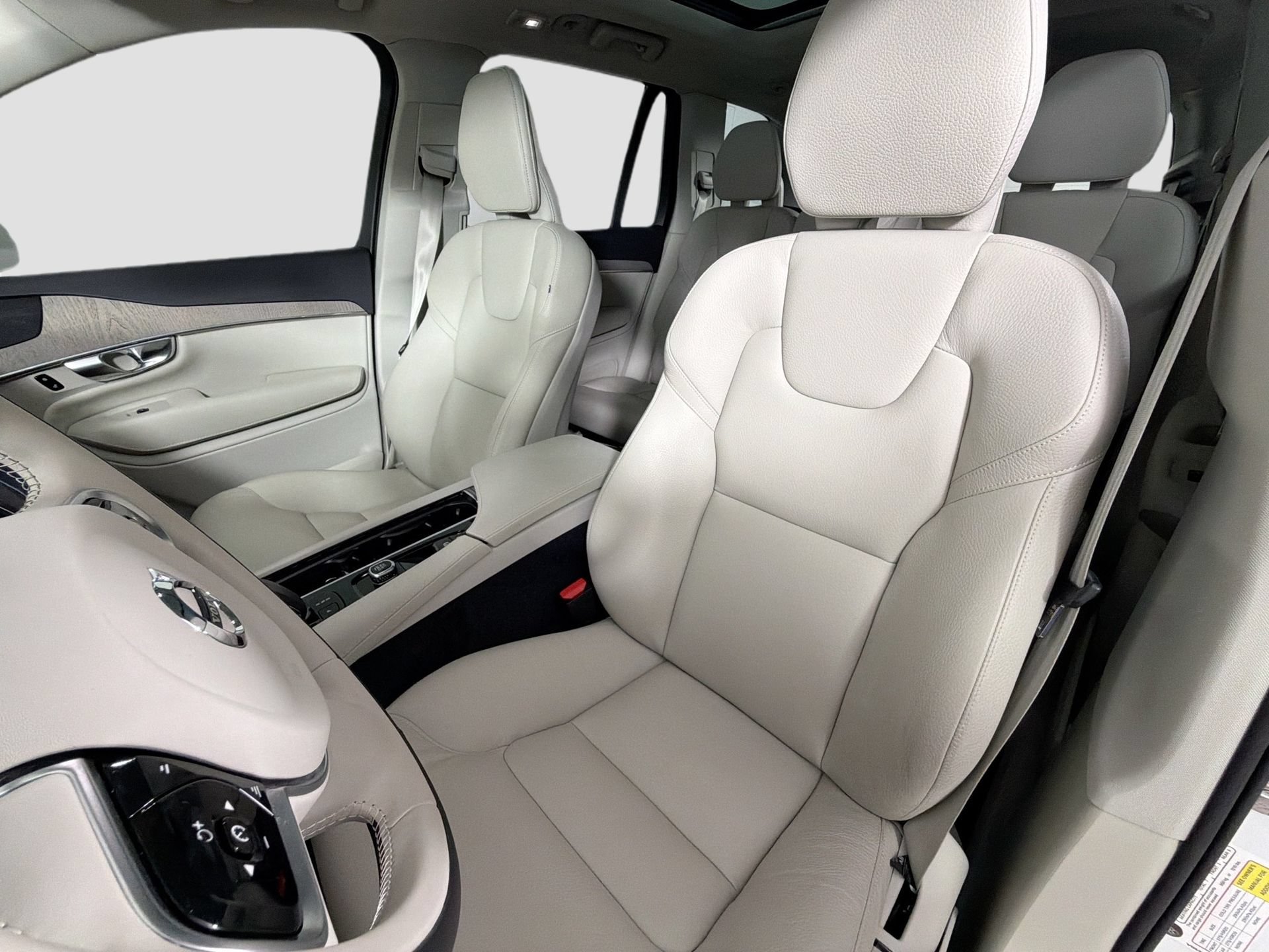 Certified 2025 Volvo XC90 T8 Plus w/ Protection Package Premier AWD/4WD image 21