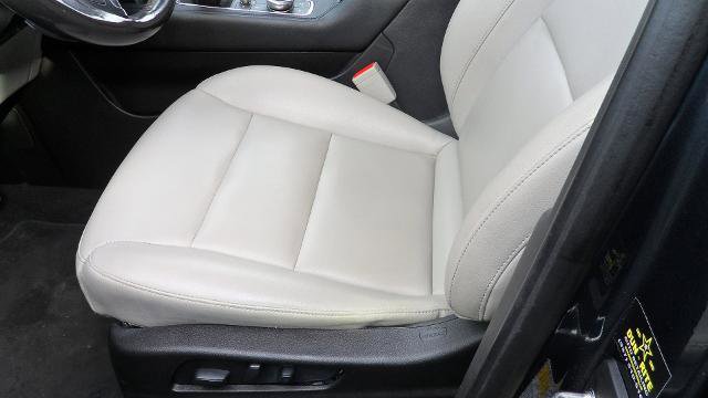 Used 2019 Cadillac XT4 Luxury w/ Cold Weather Package FWD image 39