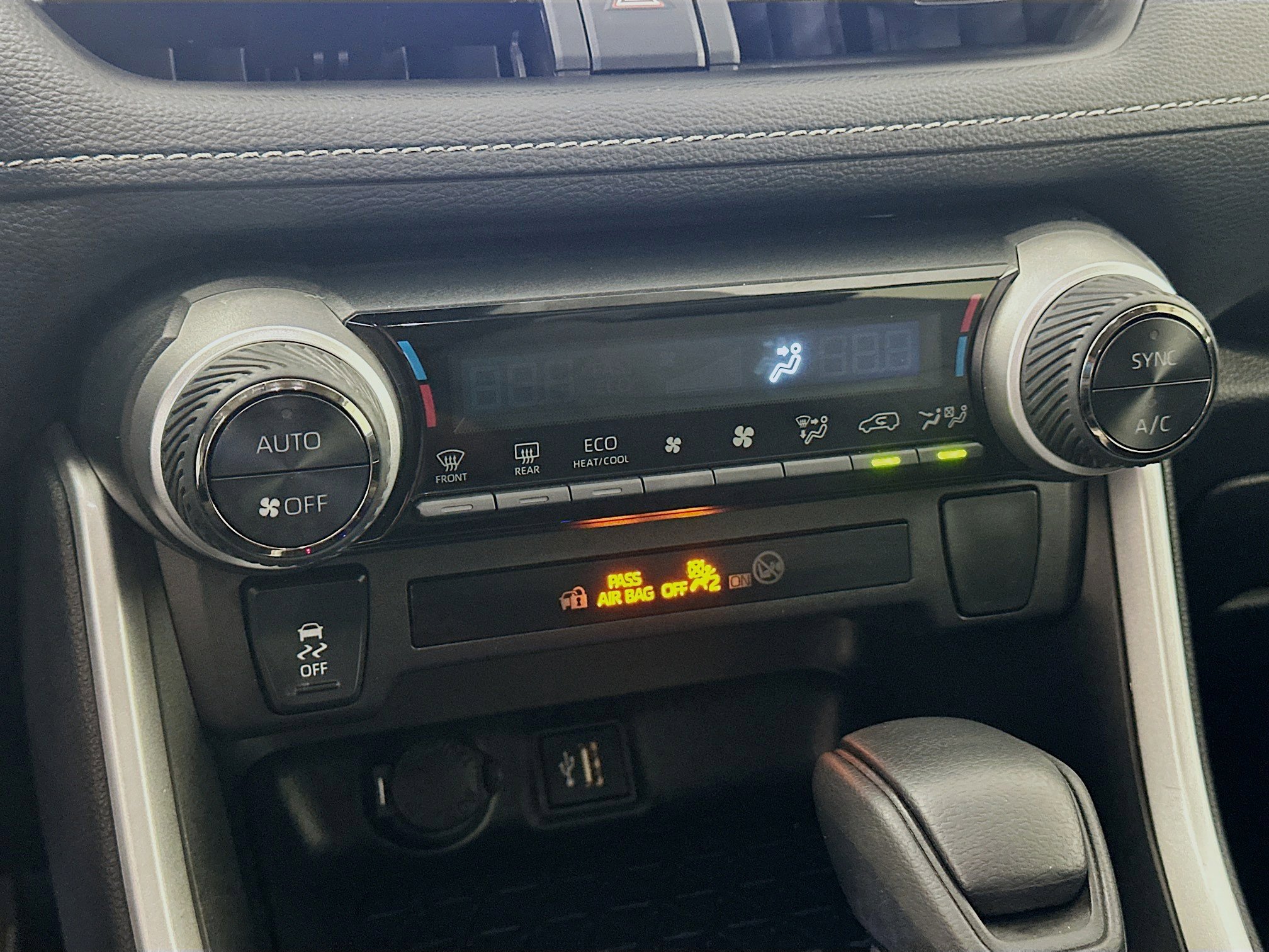 Used 2024 Toyota RAV4 XLE image 24