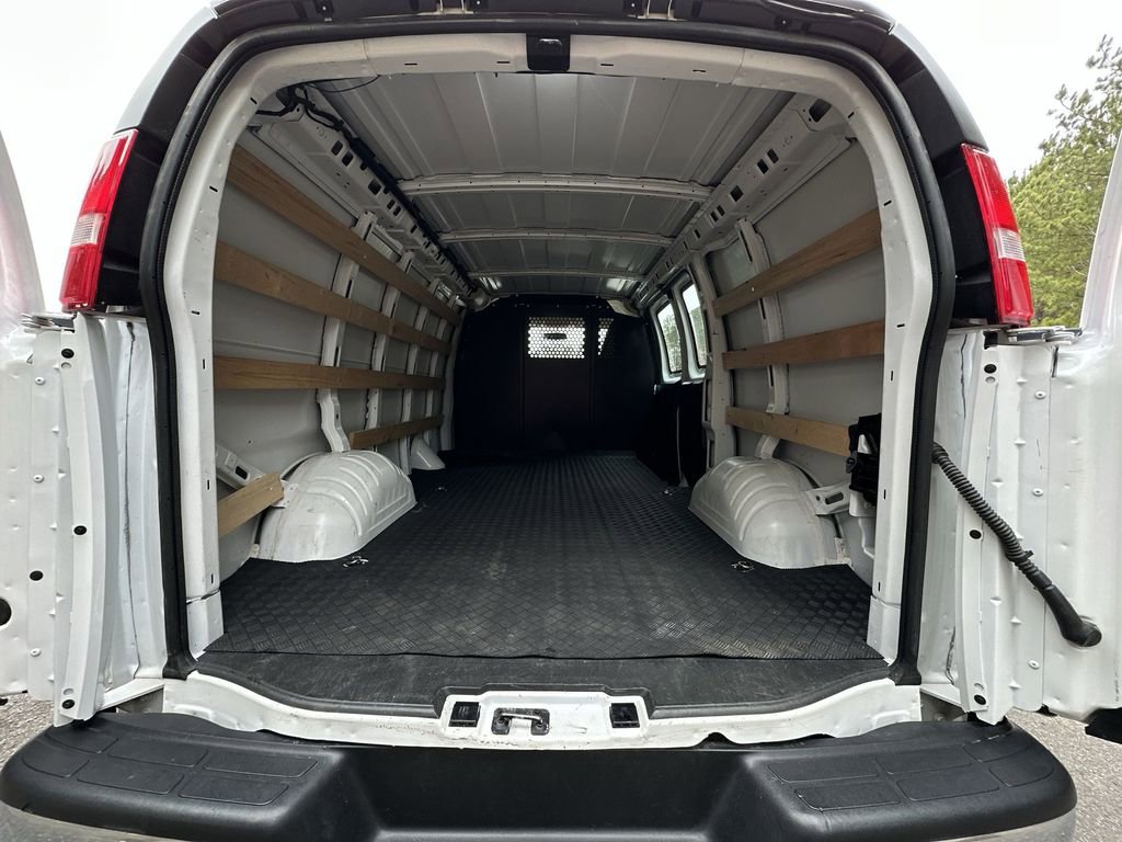 Used 2024 Chevrolet Express 2500 w/ Driver Convenience Package image 20