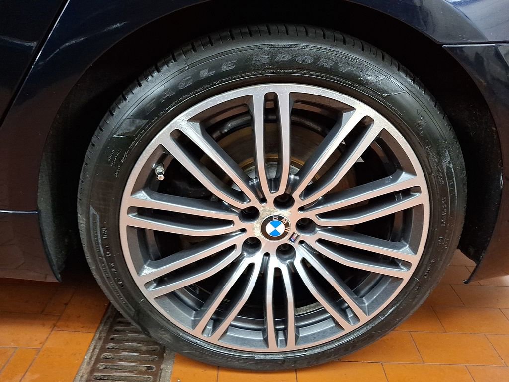 Used 2019 BMW 540i xDrive w/ M Sport Package AWD/4WD image 6