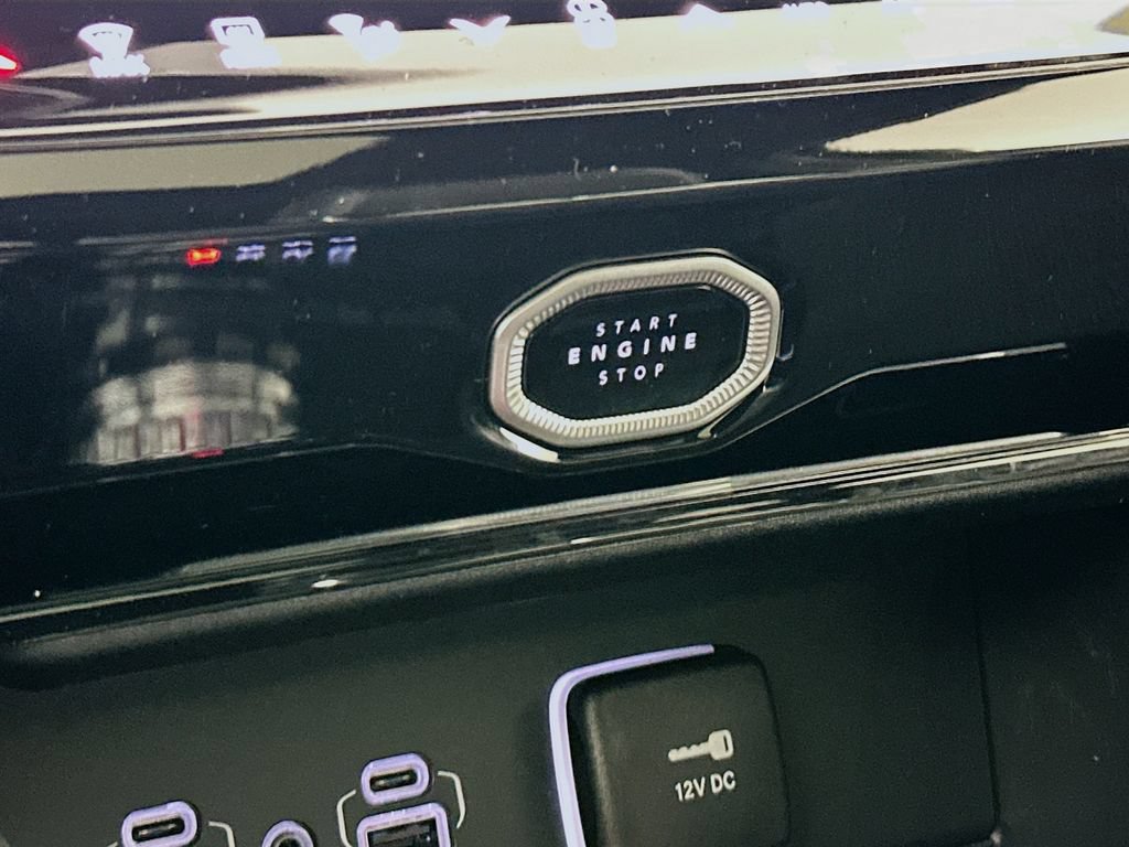 New 2026 Jeep Grand Cherokee Altitude AWD/4WD image 19