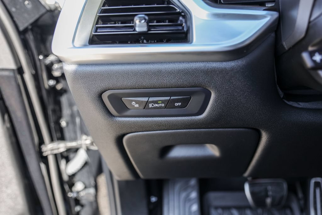 Used 2025 BMW X5 xDrive40i w/ M Sport Package AWD/4WD image 18