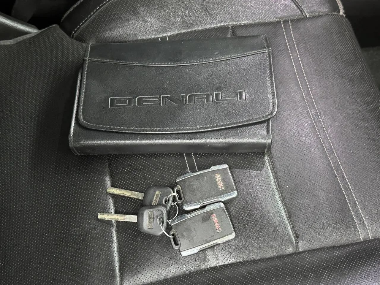 Used 2018 GMC Sierra 2500 Denali w/ Duramax Plus Package AWD/4WD image 23