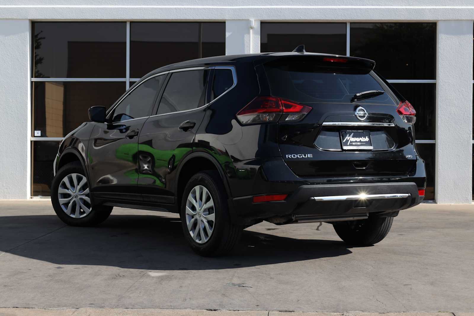 Used 2019 Nissan Rogue S AWD/4WD image 10