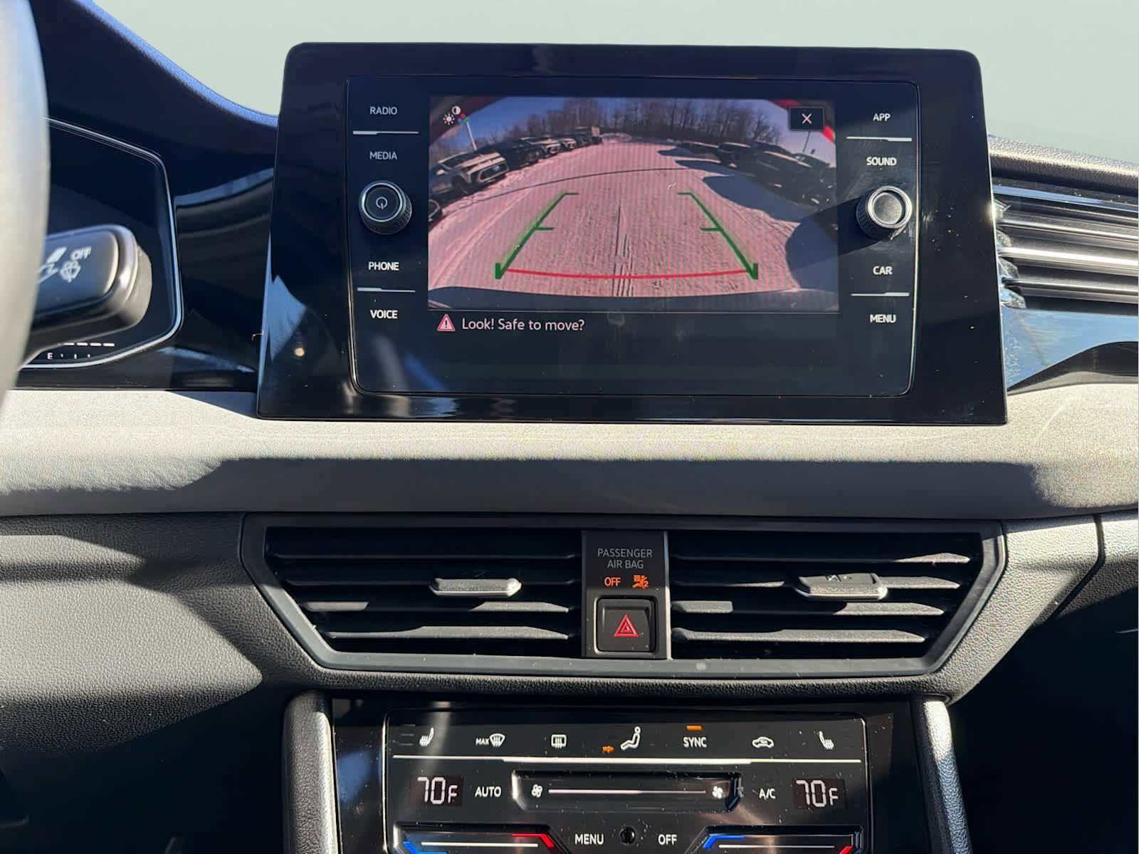 Certified 2025 Volkswagen Jetta SE image 24