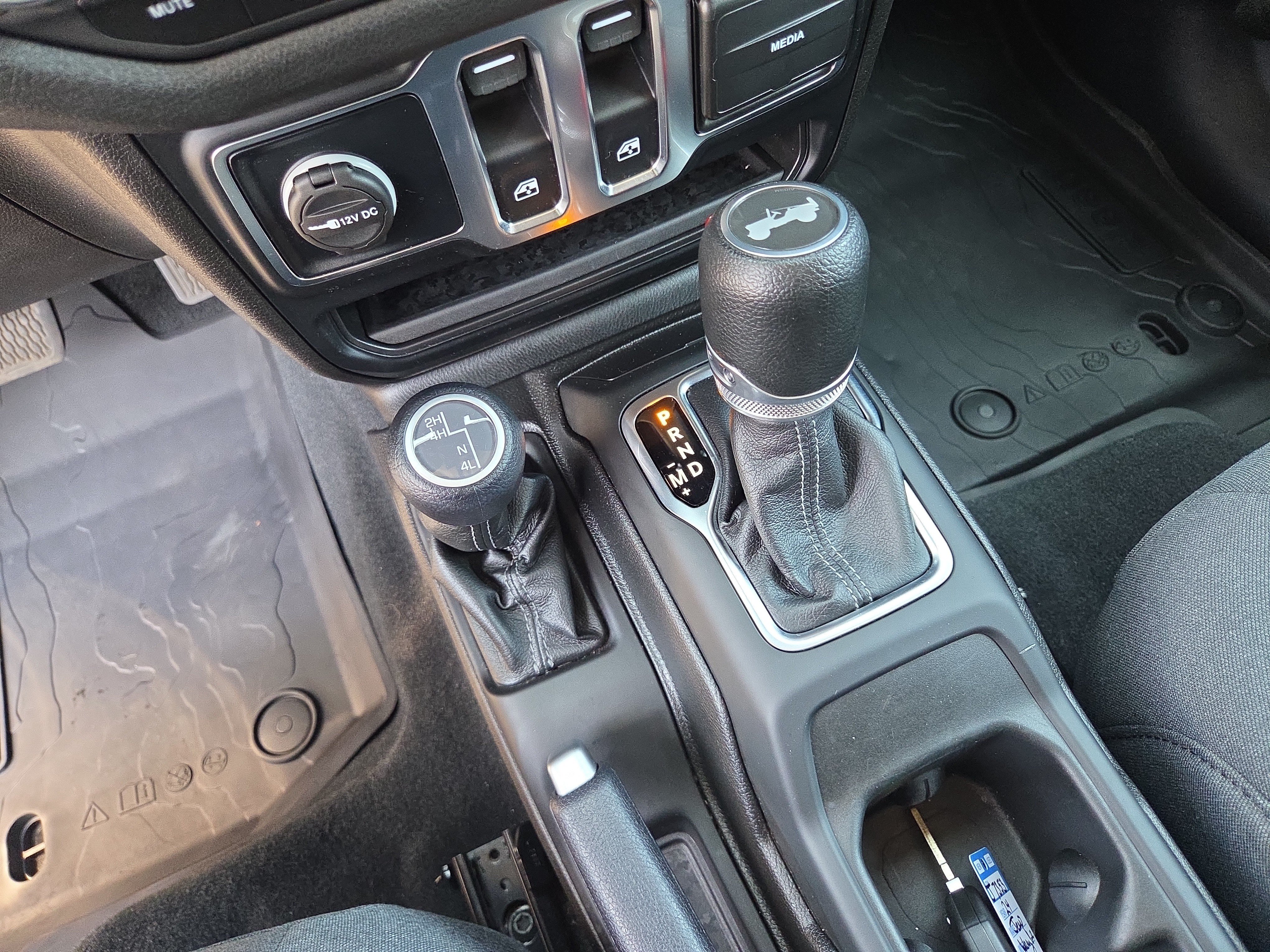 Used 2024 Jeep Wrangler Sport AWD/4WD image 25