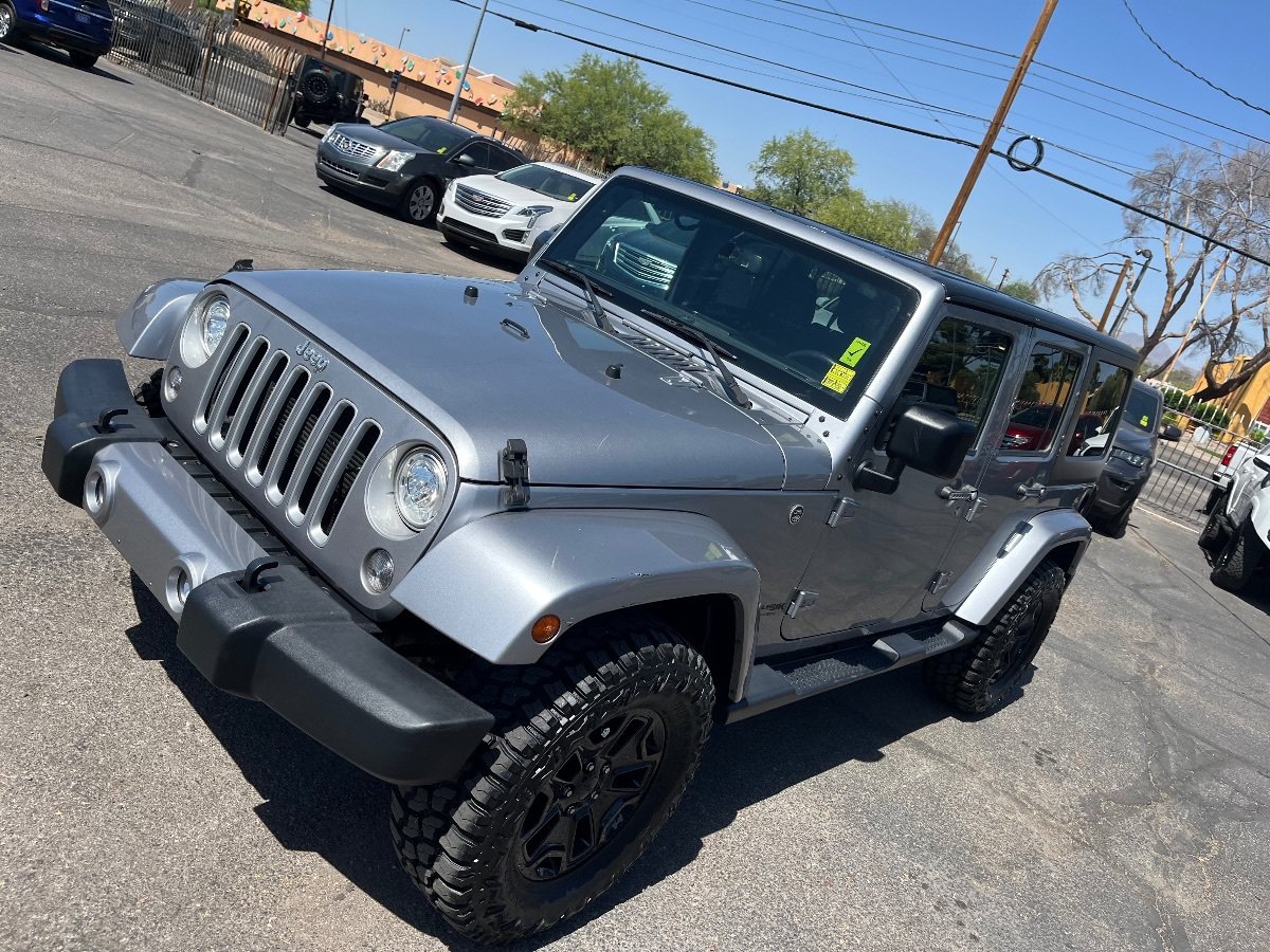 Used 2018 Jeep Wrangler Unlimited Sahara w/ Connectivity Group AWD/4WD image 42