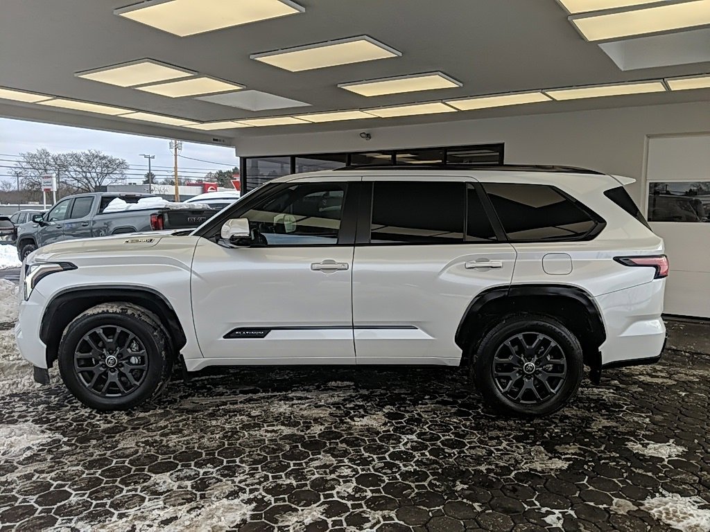 Used 2024 Toyota Sequoia Platinum image 8