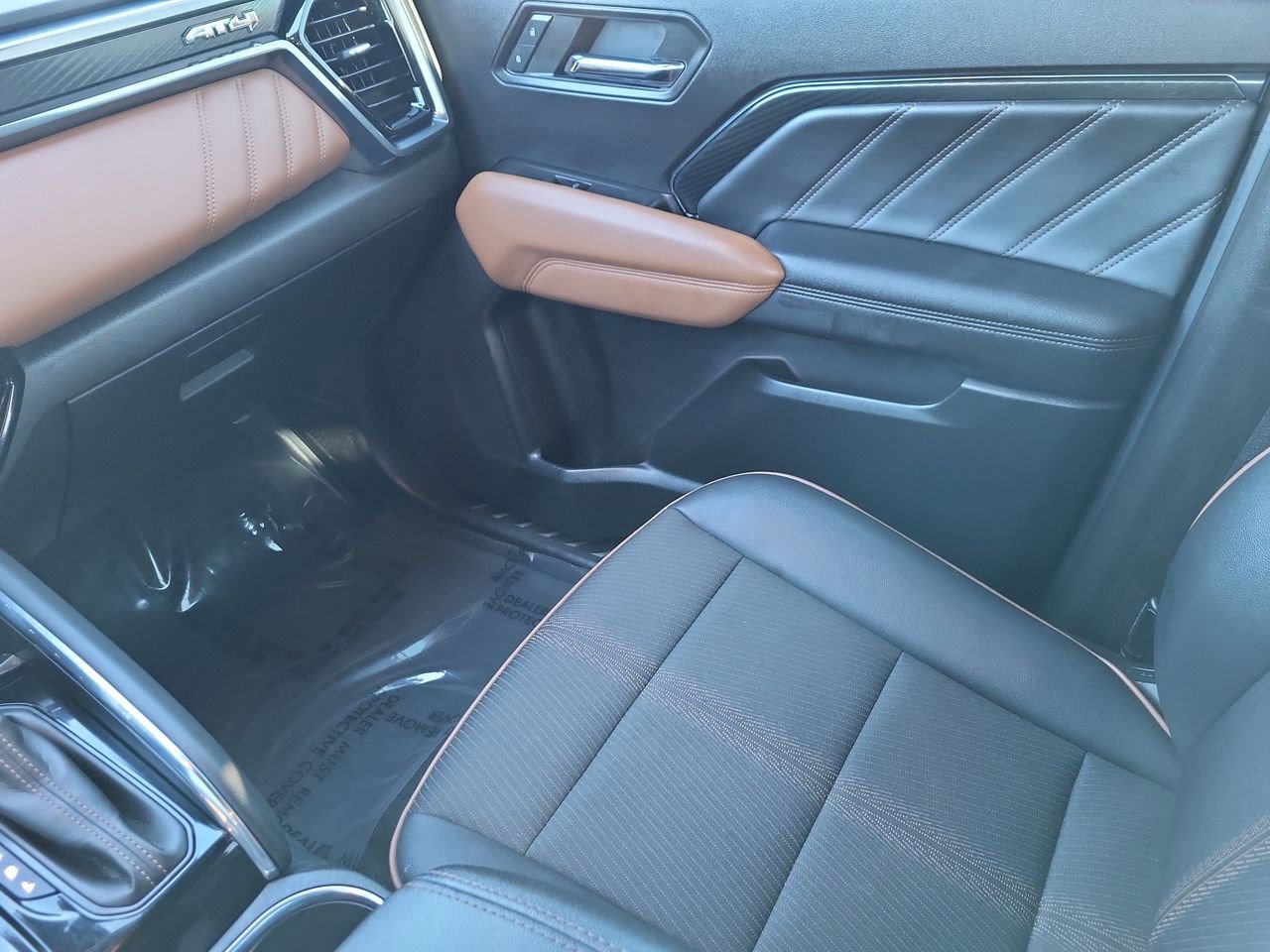 Used 2023 GMC Canyon AT4 image 11