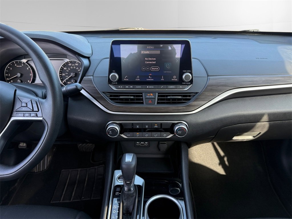 Used 2024 Nissan Altima 2.5 SV image 11