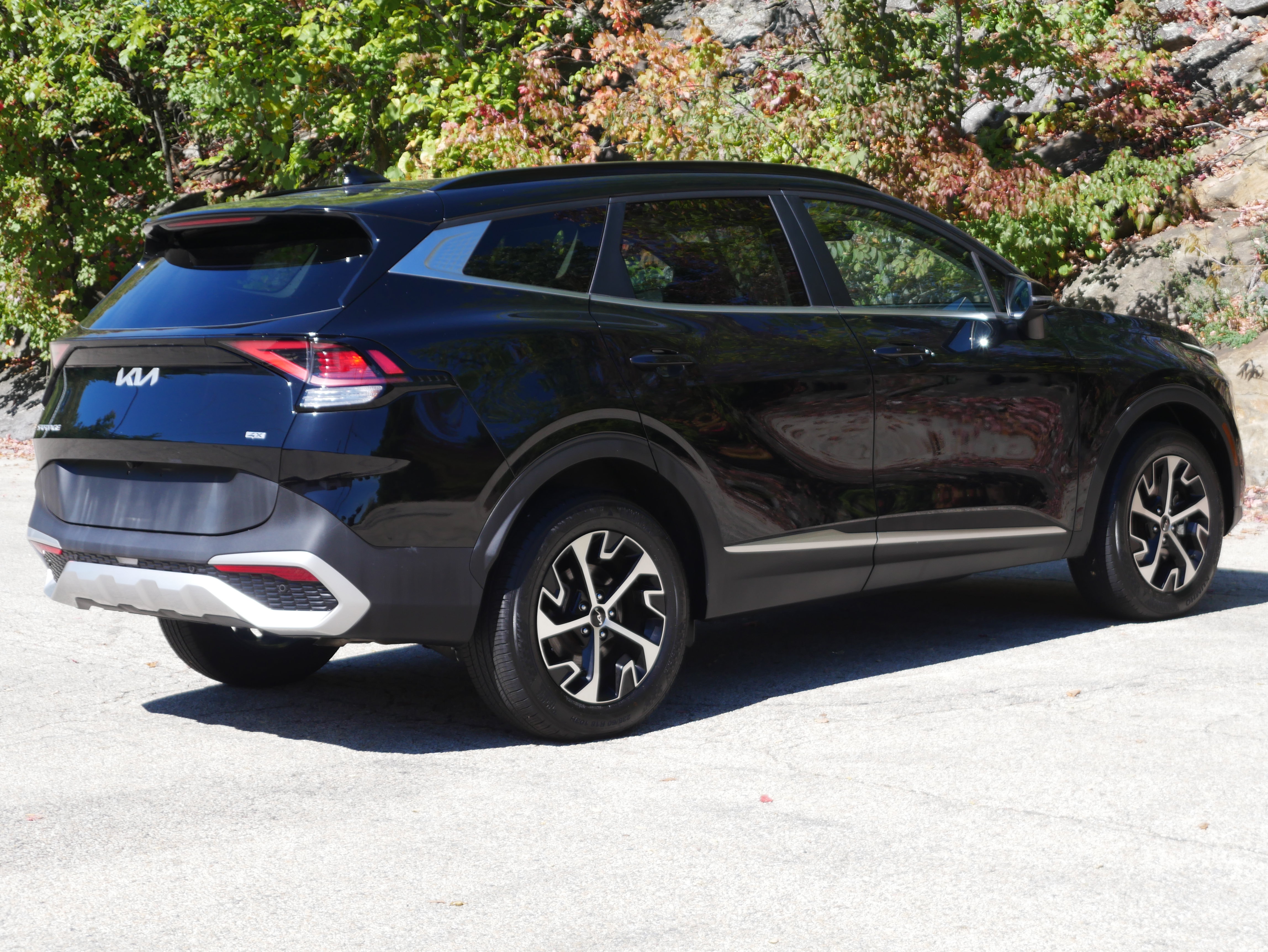Certified 2025 Kia Sportage EX w/ Premium Package AWD/4WD image 7