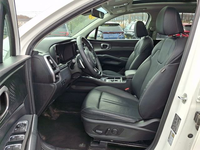 Certified 2023 Kia Sorento EX w/ Panoramic Sunroof Package image 16