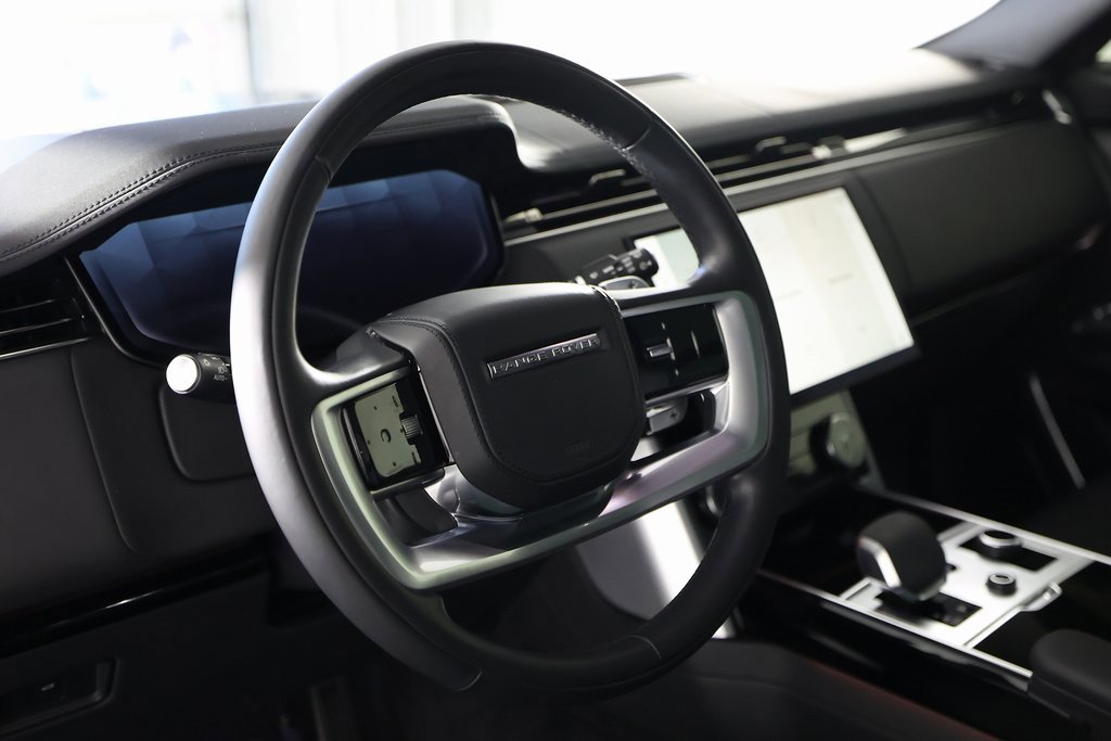 Used 2023 Land Rover Range Rover SE image 17