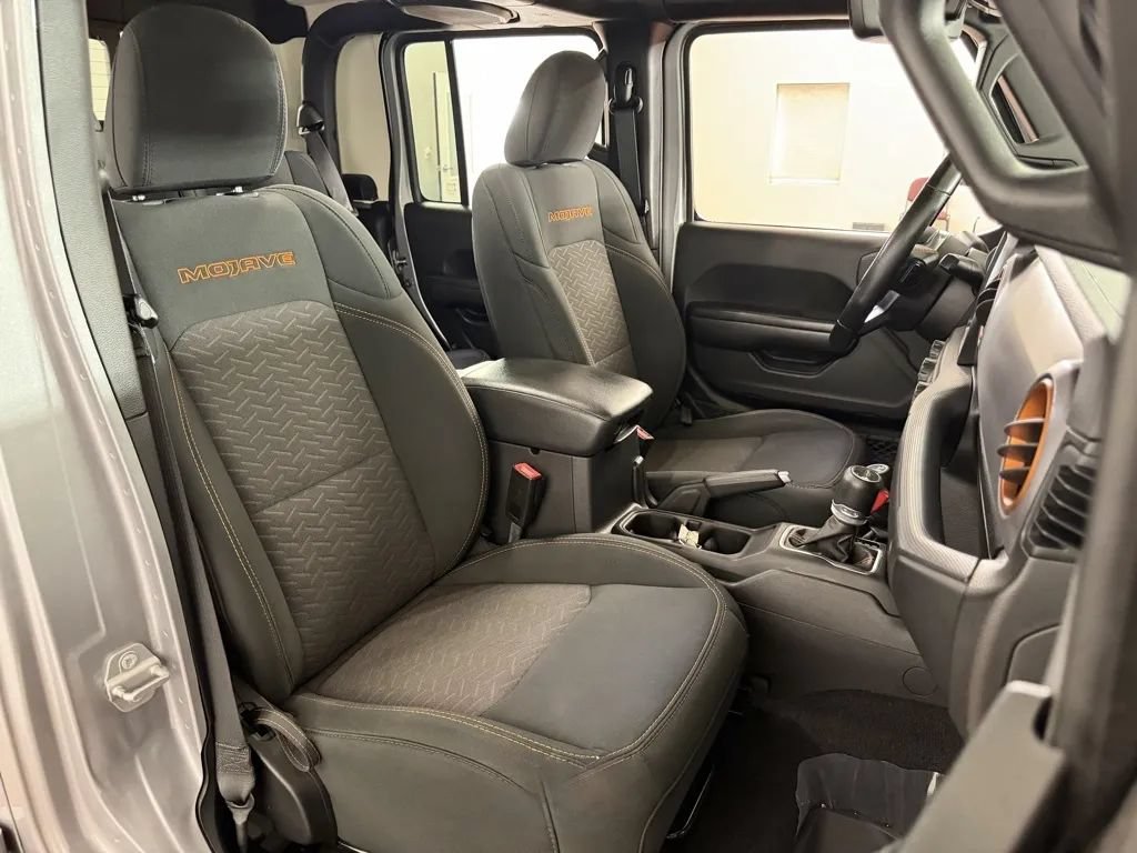 Used 2021 Jeep Gladiator Mojave AWD/4WD image 36