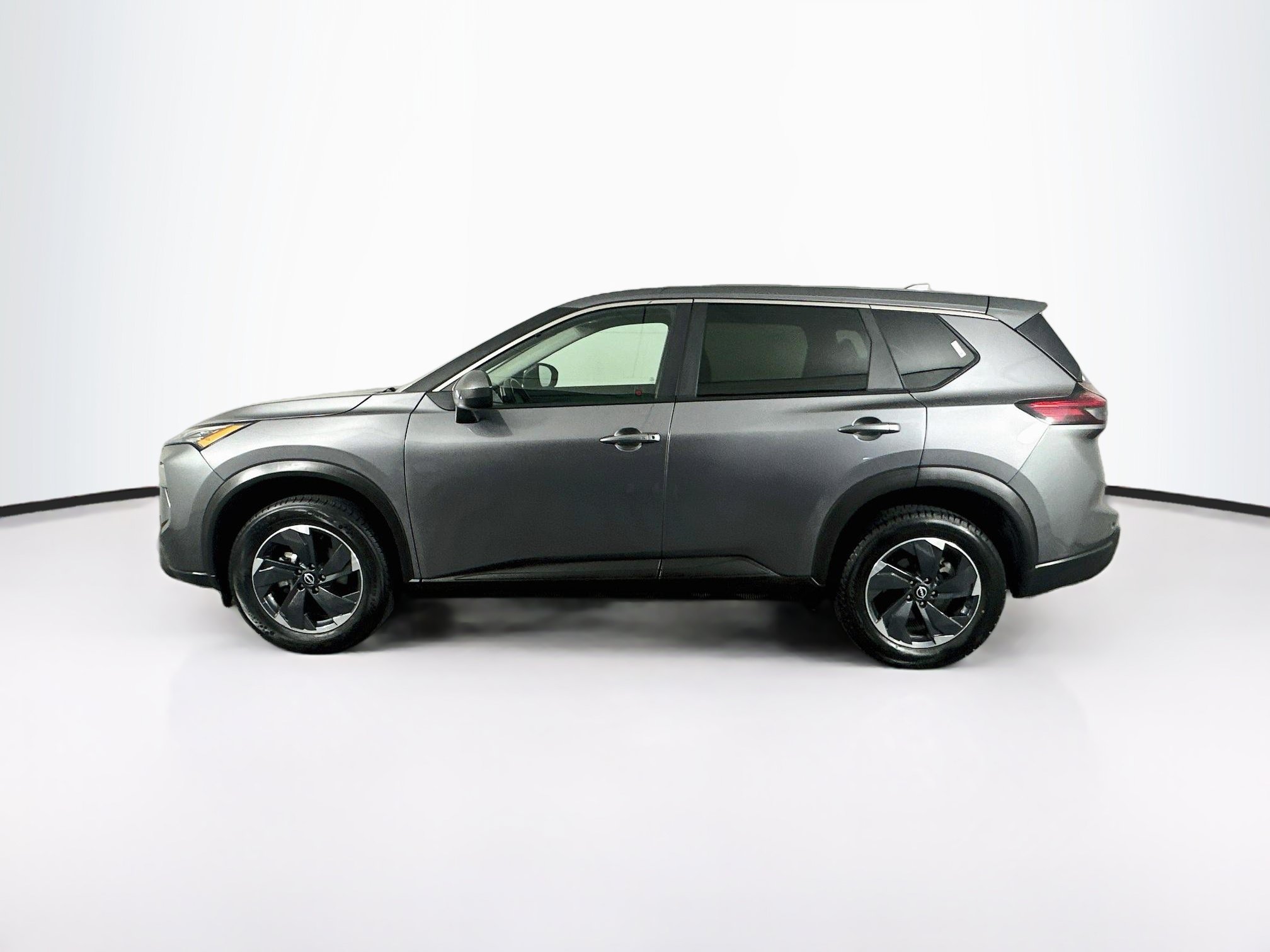 Used 2025 Nissan Rogue SV AWD/4WD image 4