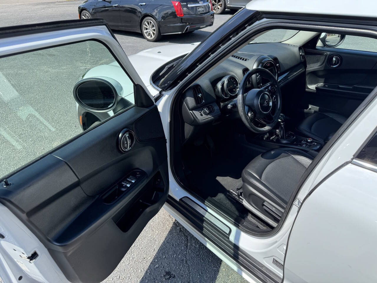 Used 2019 MINI Cooper Countryman FWD image 11