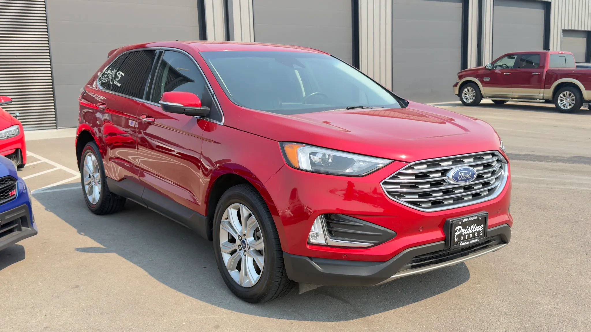 Used 2022 Ford Edge Titanium AWD/4WD image 2