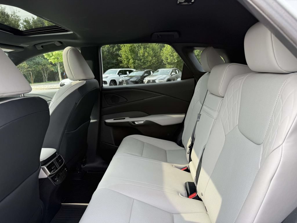 Used 2023 Lexus RX 350 Premium w/ Accessory Package AWD/4WD image 16