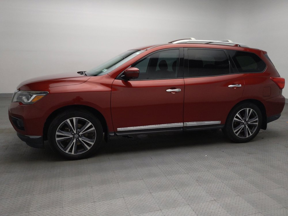 Used 2020 Nissan Pathfinder Platinum FWD image 2