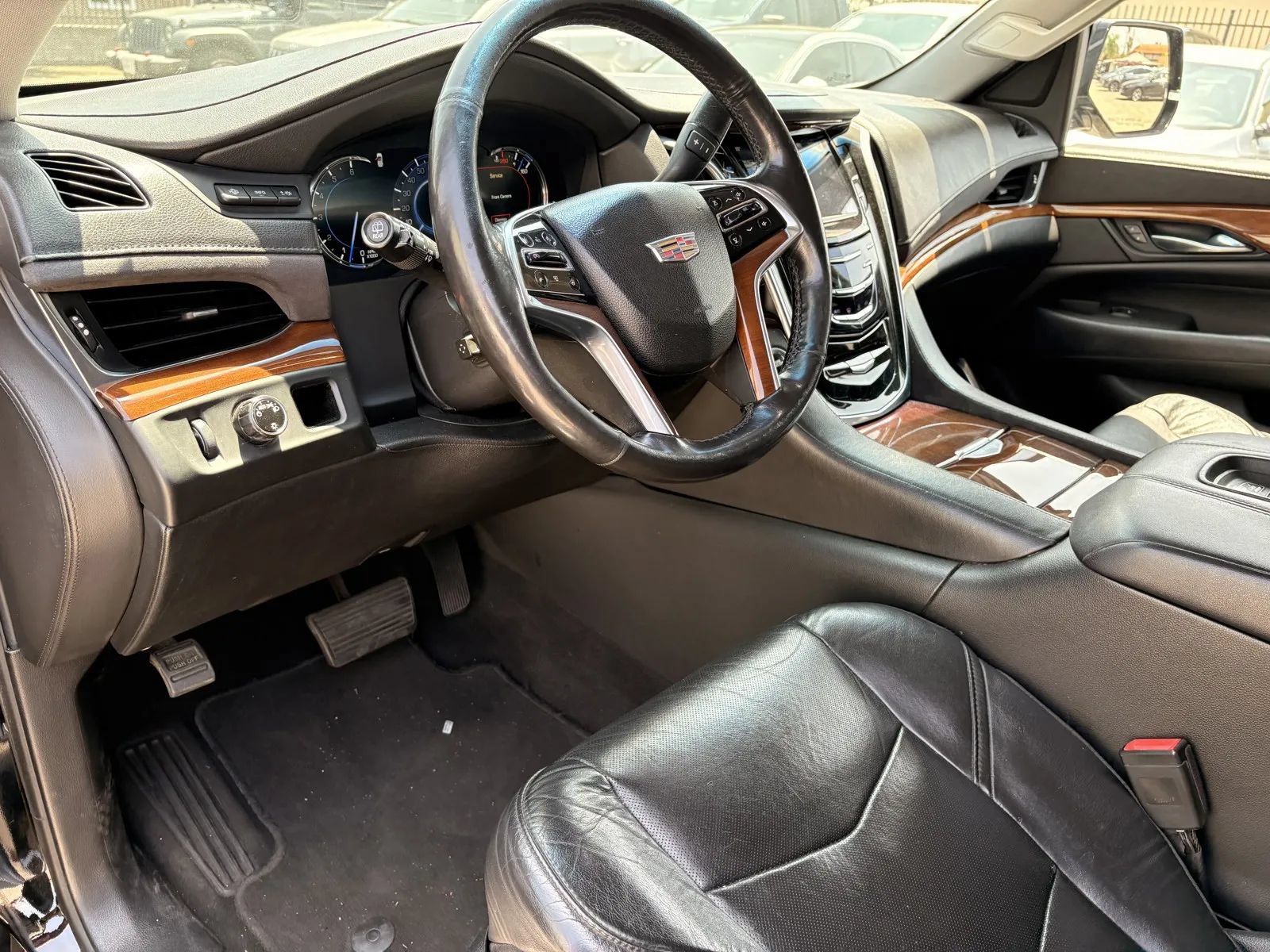 Used 2019 Cadillac Escalade ESV Luxury RWD image 10