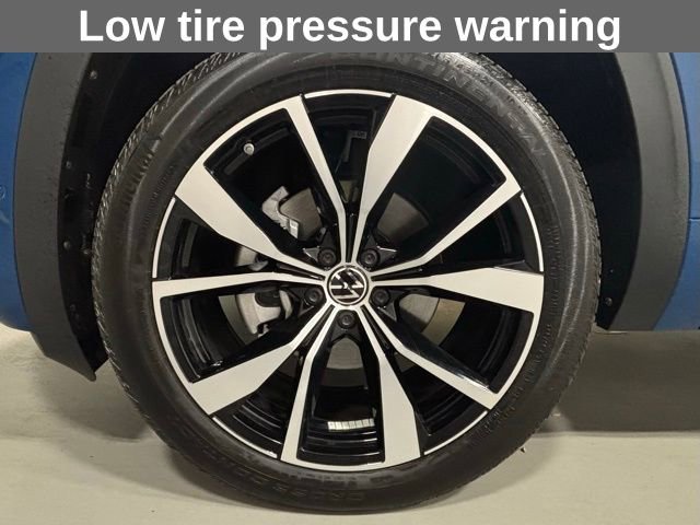 Used 2025 Volkswagen Atlas Cross Sport SEL Premium R-Line image 19