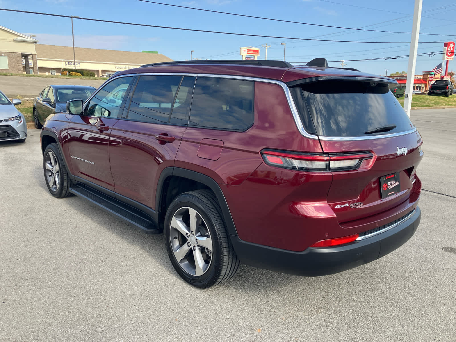 Used 2025 Jeep Grand Cherokee L Limited w/ Luxury Tech Group II image 5