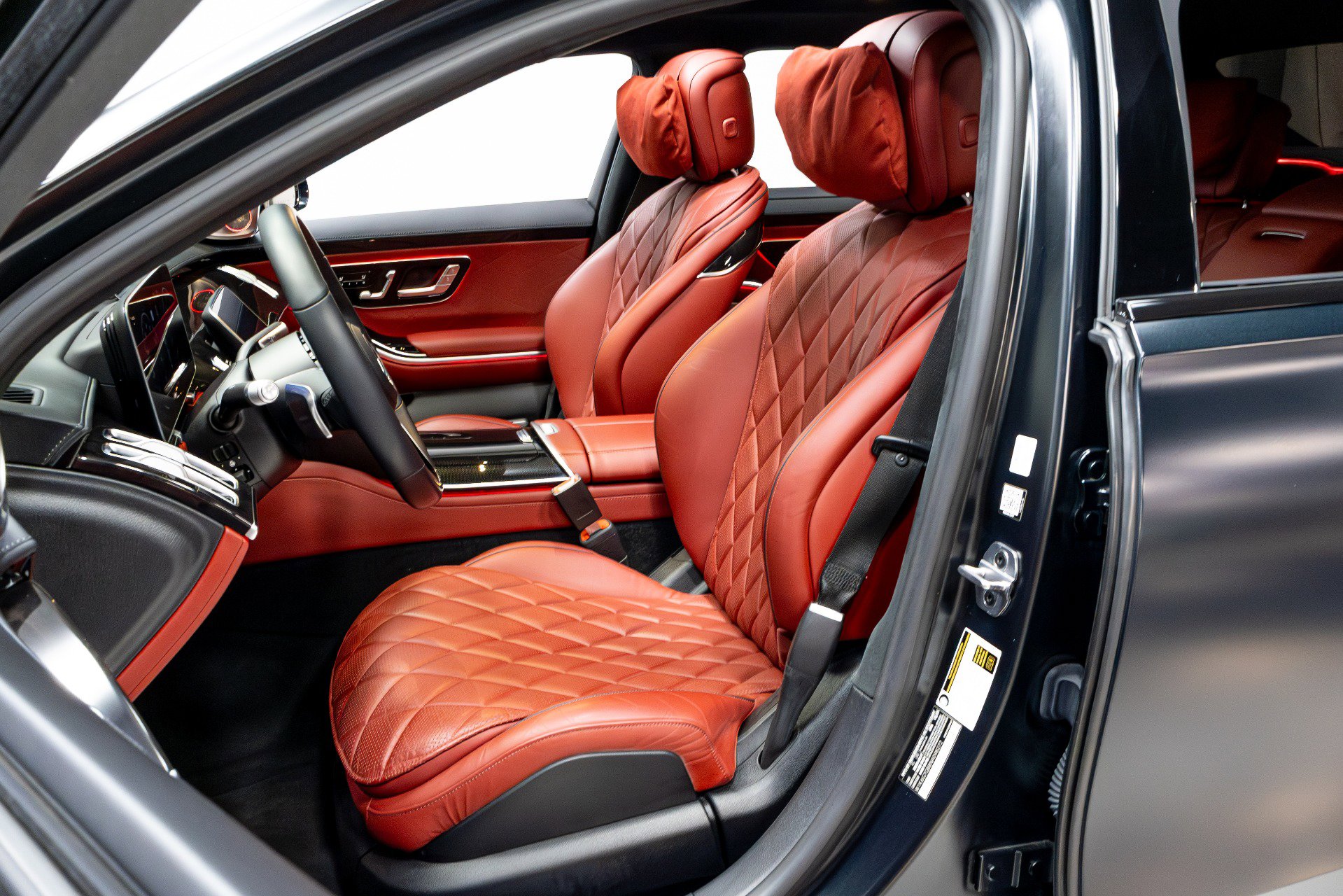 Used 2022 Mercedes-Benz S 580 4MATIC Sedan w/ AMG Line Package image 6