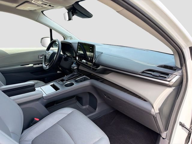 Used 2022 Toyota Sienna Limited FWD image 14