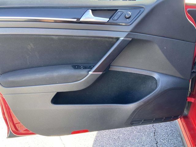 Used 2017 Volkswagen Golf 4-Door FWD image 17