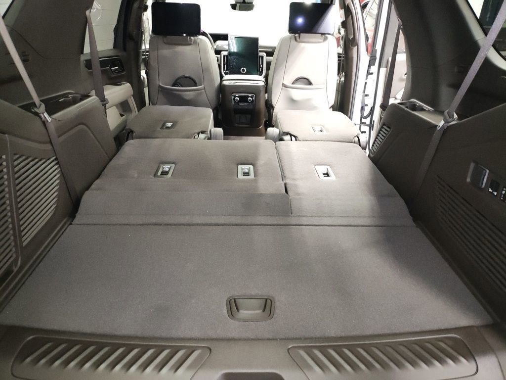 New 2026 GMC Yukon Elevation w/ Elevation Premium Package image 17