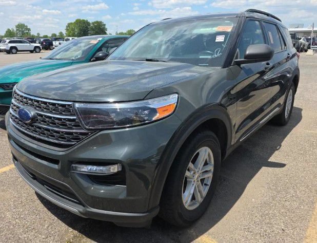 Used 2022 Ford Explorer XLT w/ Equipment Group 202A AWD/4WD image 1