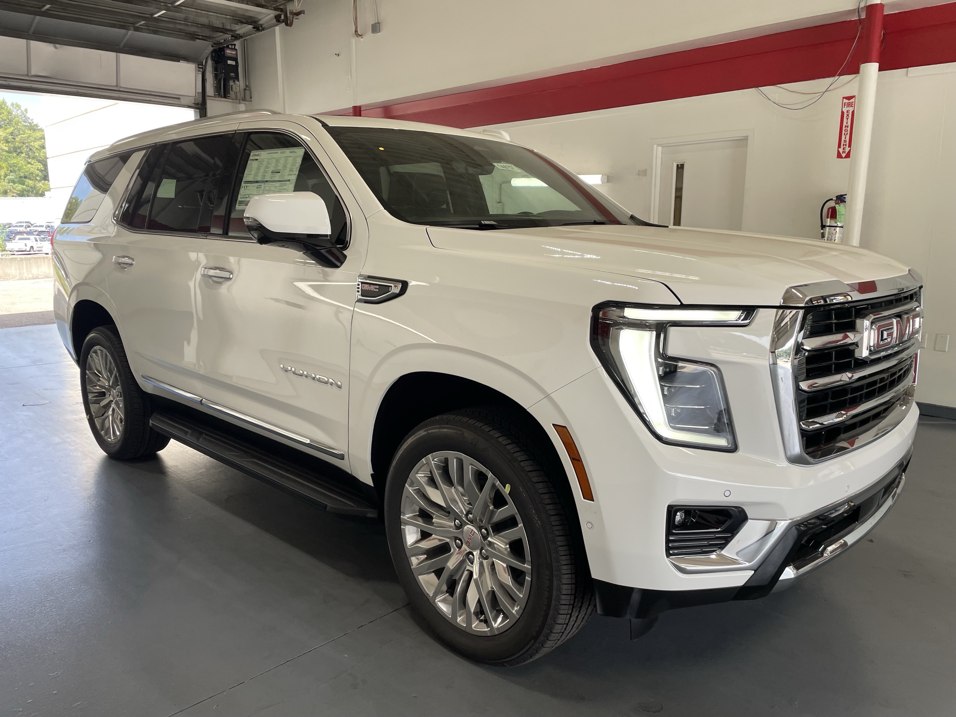 New 2026 GMC Yukon Elevation w/ Elevation Premium Package AWD/4WD image 3