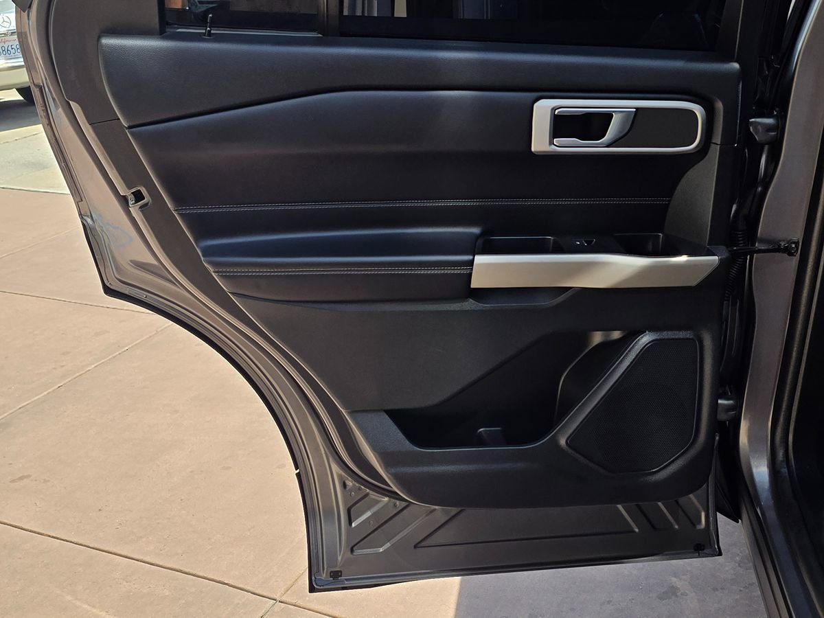 Used 2021 Ford Explorer XLT RWD image 30