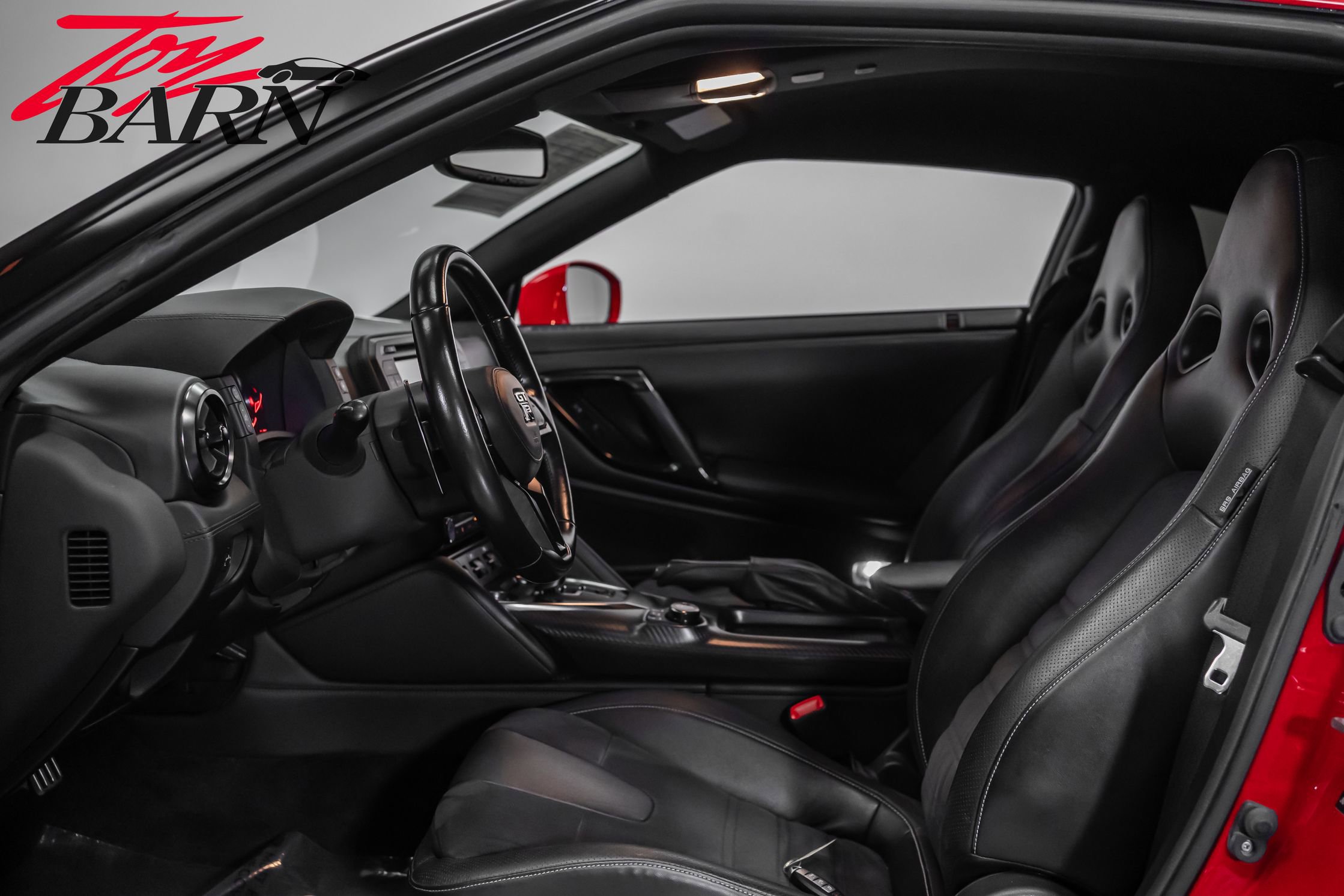 Used 2018 Nissan GT-R Premium image 26