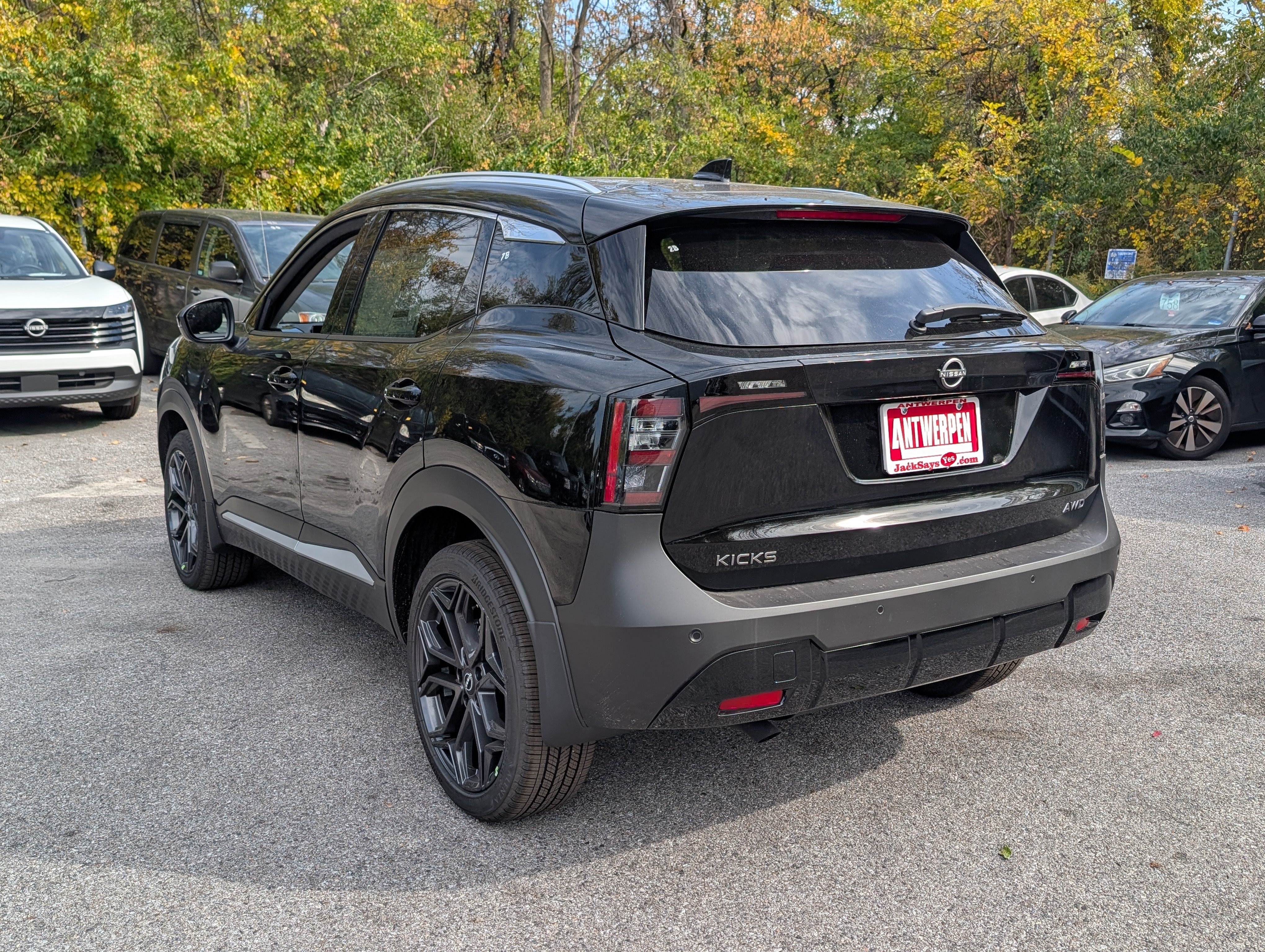 New 2027 Nissan Kicks SR AWD/4WD image 5