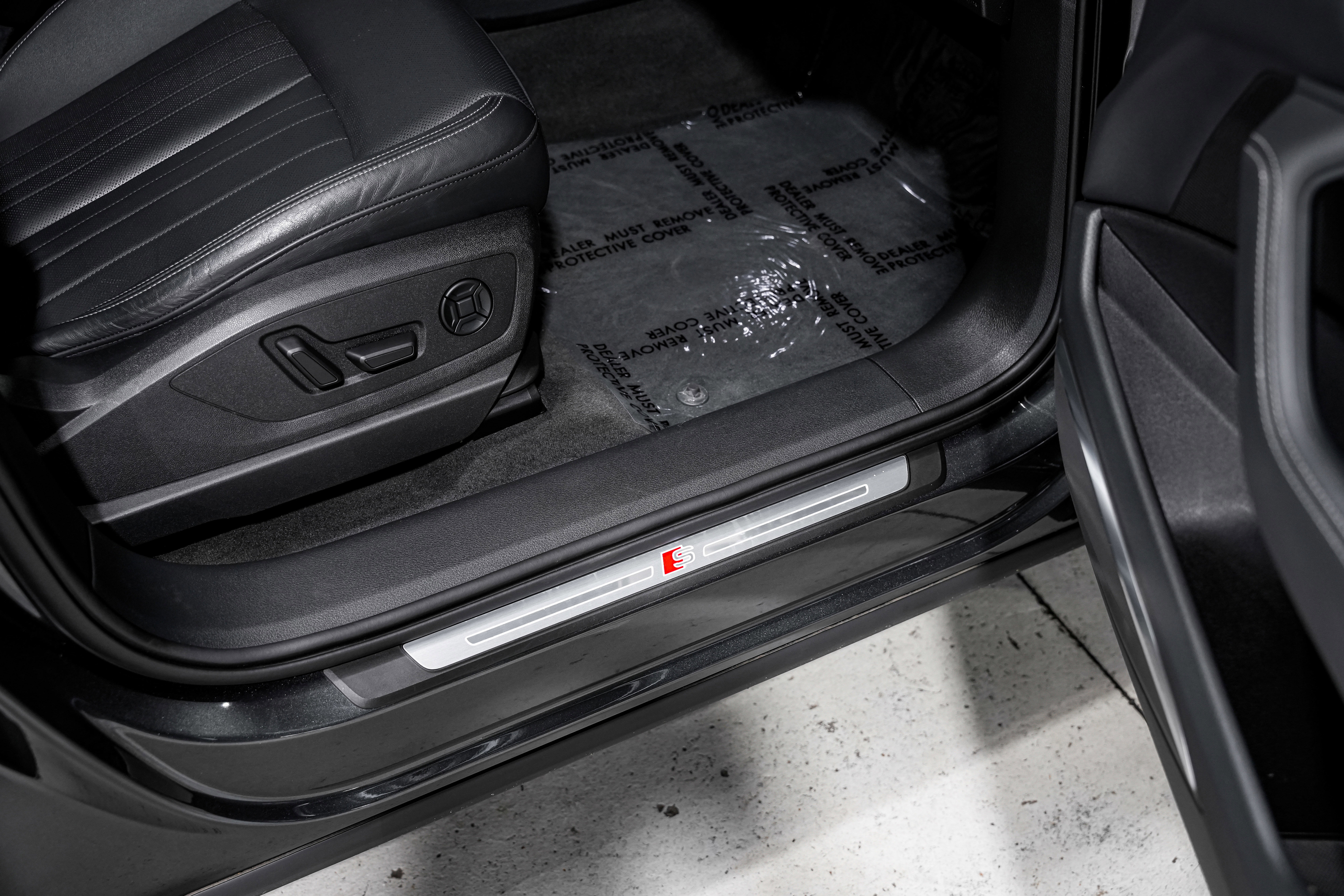 Used 2021 Audi e-tron Premium Plus w/ Premium Plus Package AWD/4WD image 26