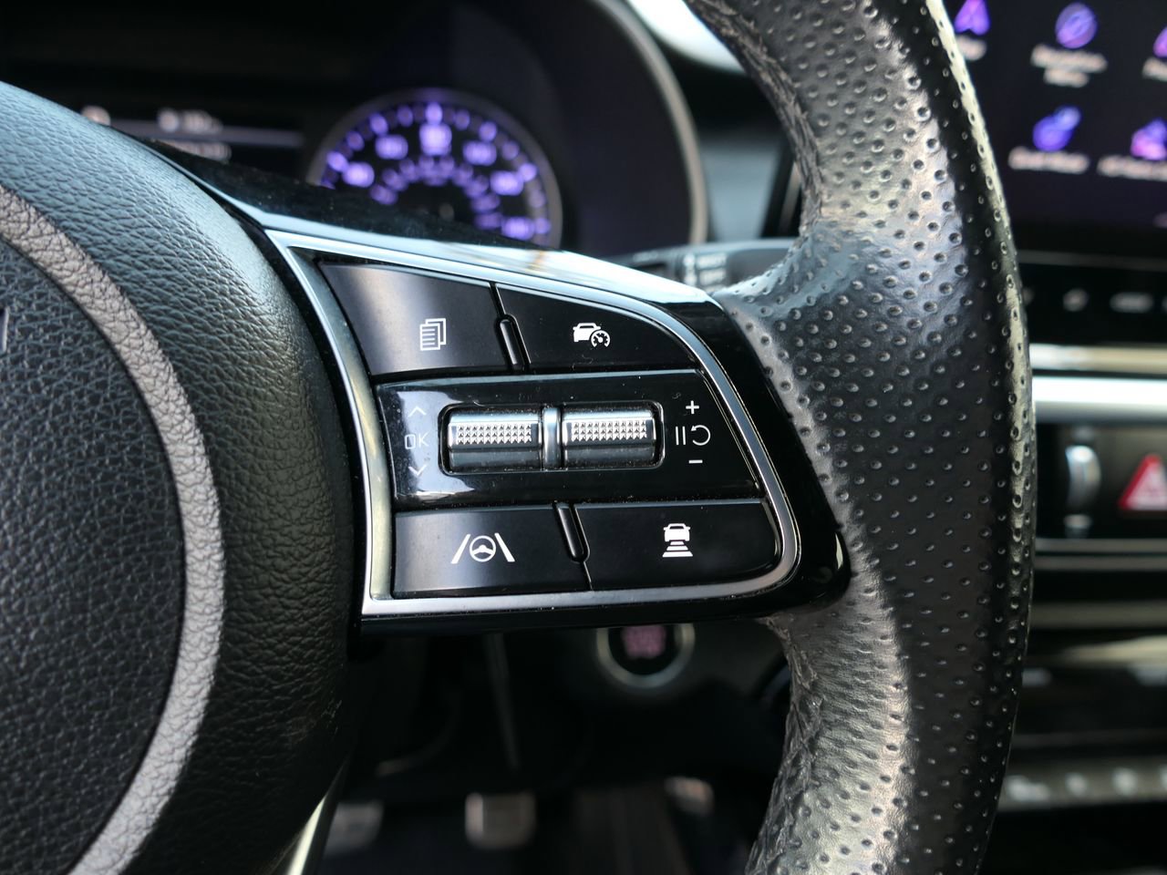 Used 2022 Kia Forte GT-Line w/ GT-Line Premium Package image 15