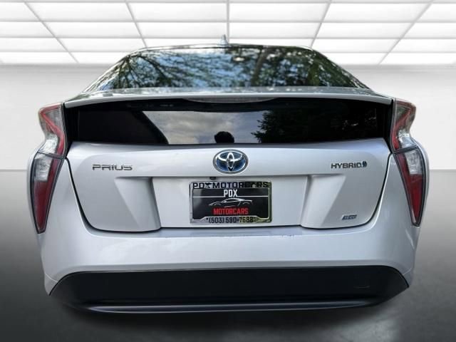 Used 2017 Toyota Prius Two FWD image 4