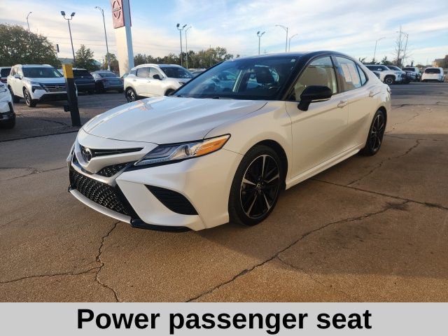 Used 2020 Toyota Camry XSE image 11