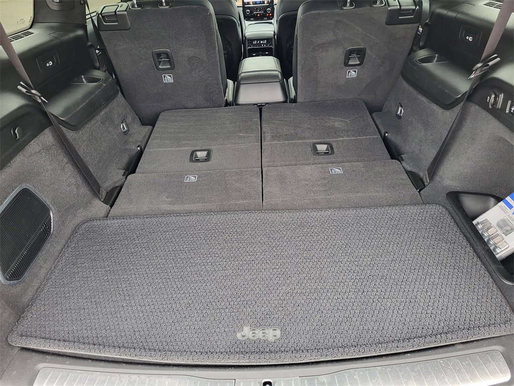 Used 2022 Jeep Grand Cherokee L Summit image 17