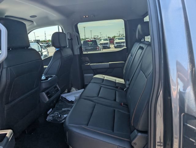 New 2026 Ford F250 Lariat w/ Black Appearance Package AWD/4WD image 10