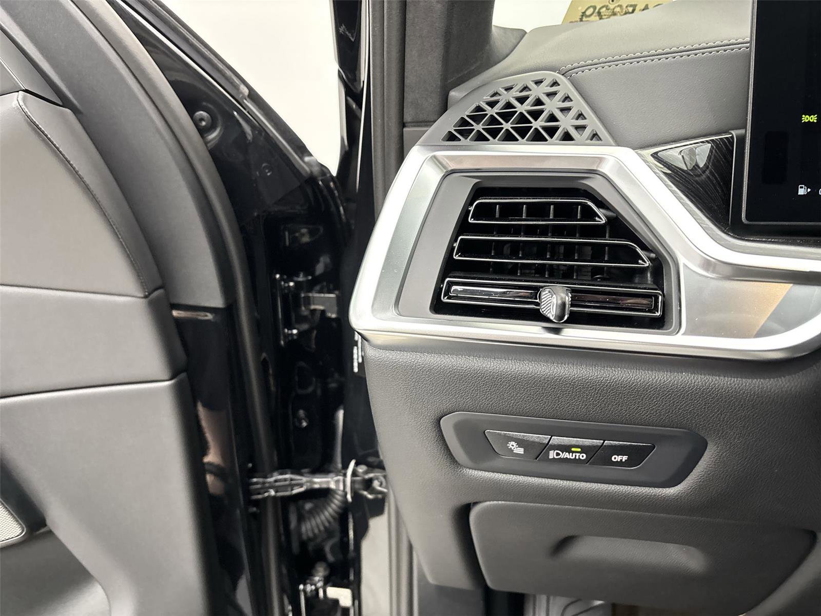 New 2026 BMW X5 xDrive50e AWD/4WD image 31