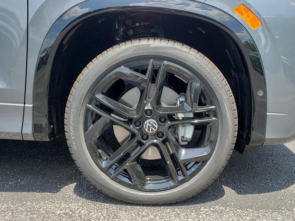 New 2026 Volkswagen Tiguan SE R-Line AWD/4WD image 12
