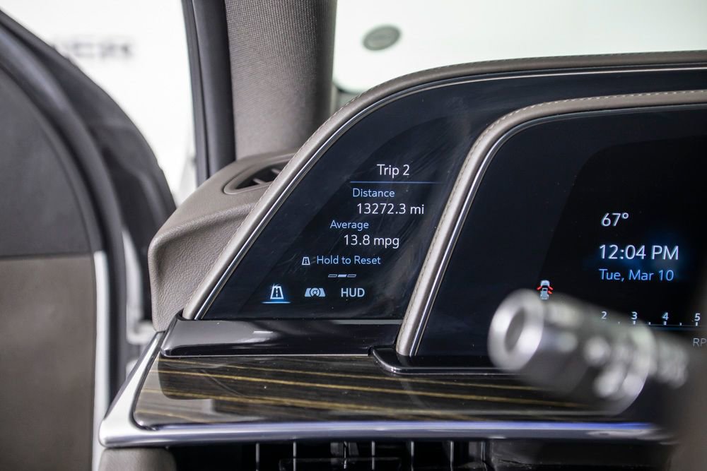 Used 2021 Cadillac Escalade ESV Premium Luxury w/ Driver Assist Tech Package image 33