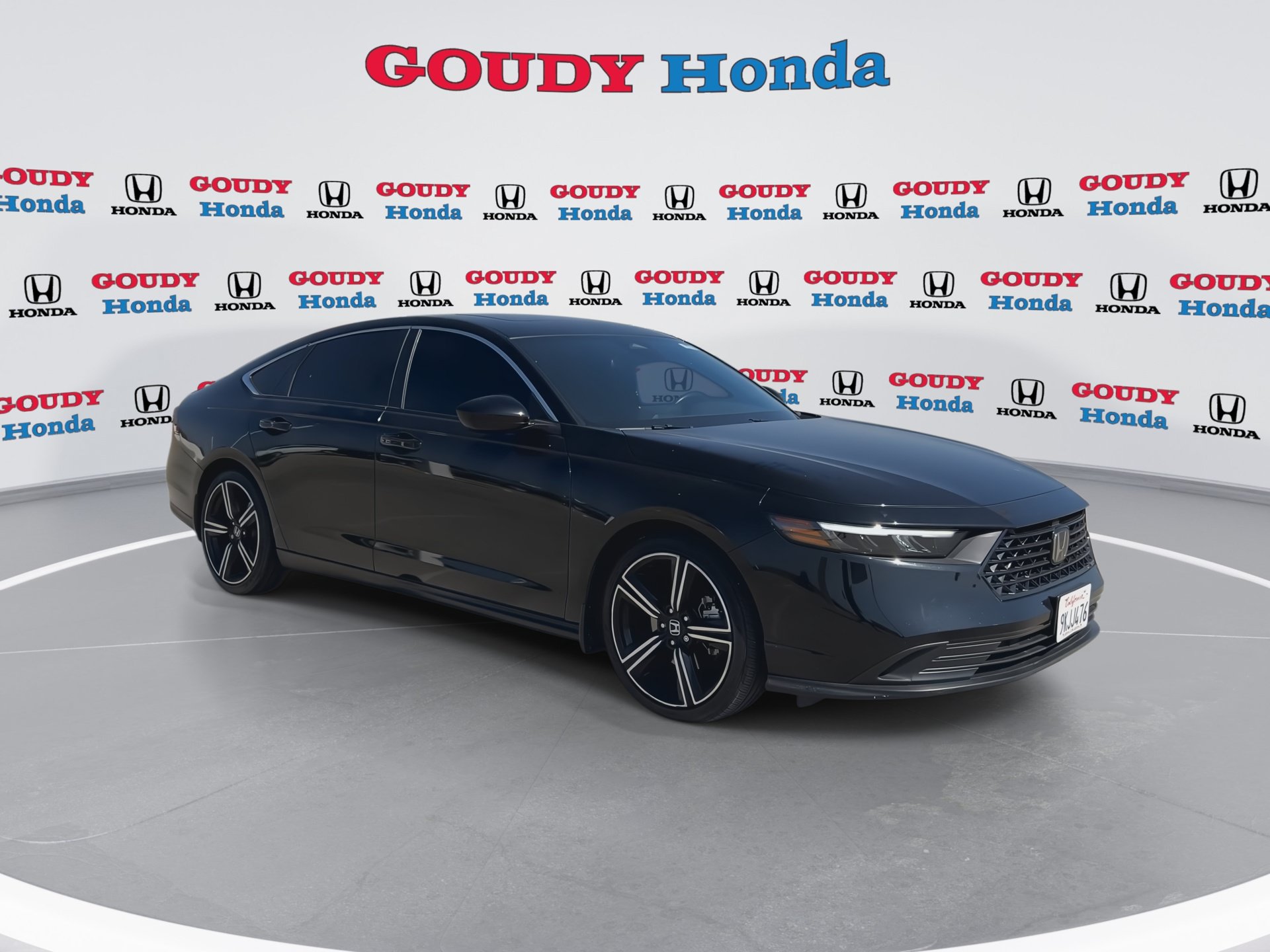 Used 2024 Honda Accord Sport image 2