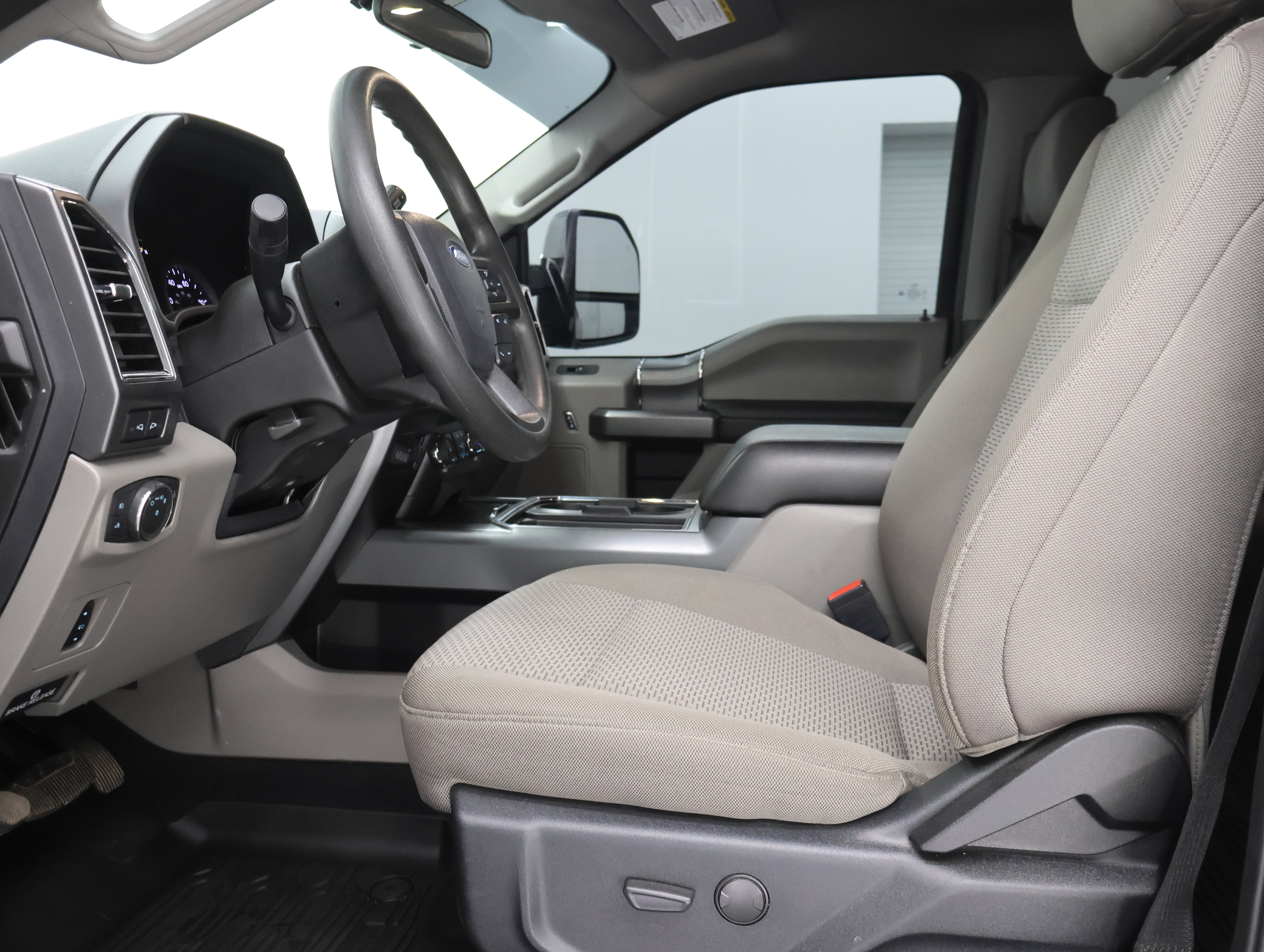 Used 2021 Ford F250 XLT w/ XLT Premium Package AWD/4WD image 8