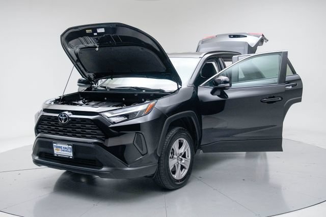 Used 2025 Toyota RAV4 XLE AWD/4WD image 18