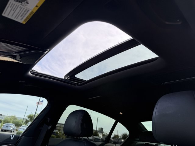 Used 2019 BMW 740i w/ M Sport Package RWD image 26